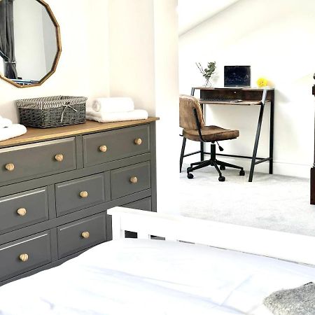 Cosy One Bedroom Apartment Trowbridge Bagian luar foto