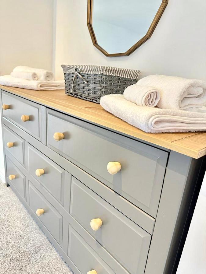 Cosy One Bedroom Apartment Trowbridge Bagian luar foto