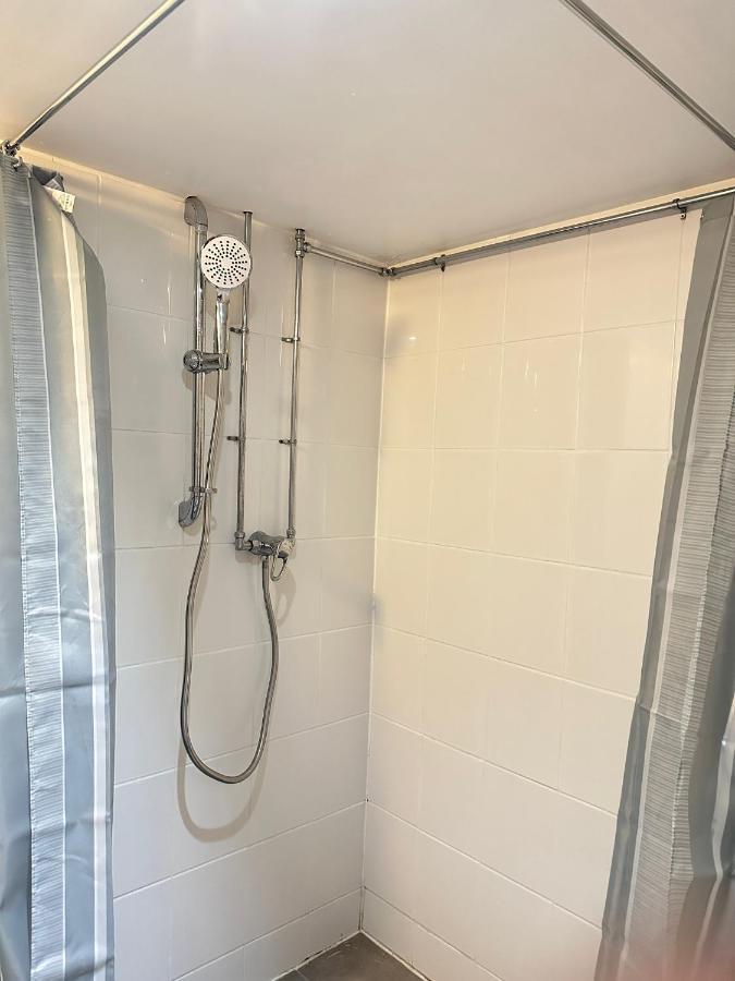 Cosy One Bedroom Apartment Trowbridge Bagian luar foto