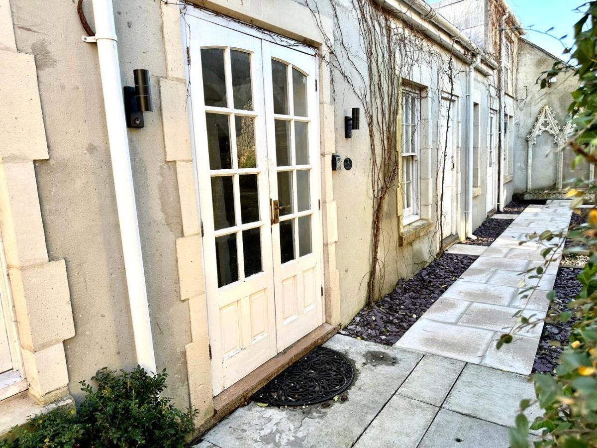 Cosy One Bedroom Apartment Trowbridge Bagian luar foto